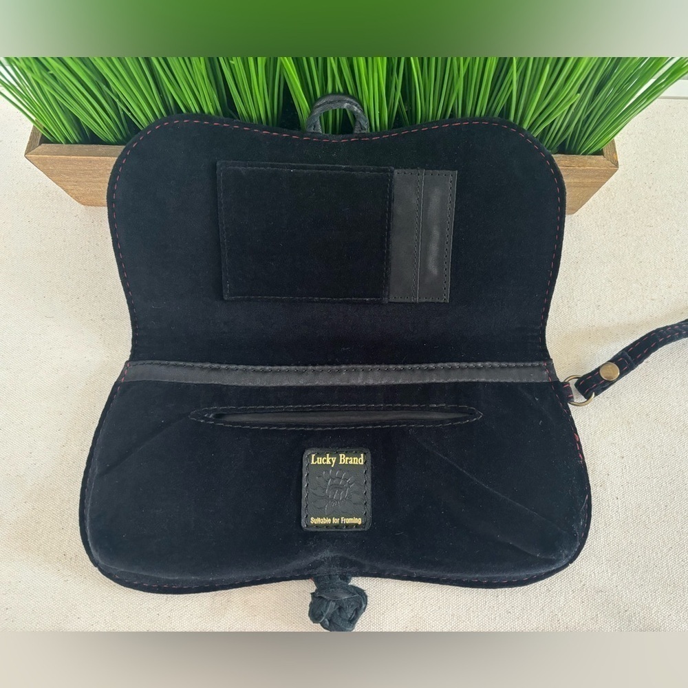Lucky Brand Vintage 1990’s Clutch Black Velvet Embroidered Leather Closure - Picture 4 of 9